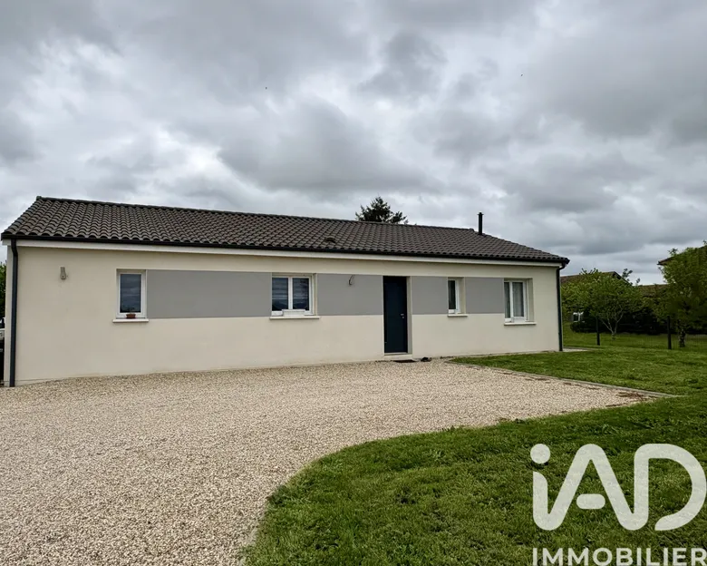 Maison 6 pièces 111 m² · à Saint-Pierre-d'Eyraud · 111 m² · 215 000 €