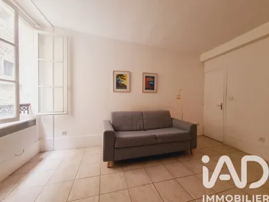 Apartment in Paris (75005)