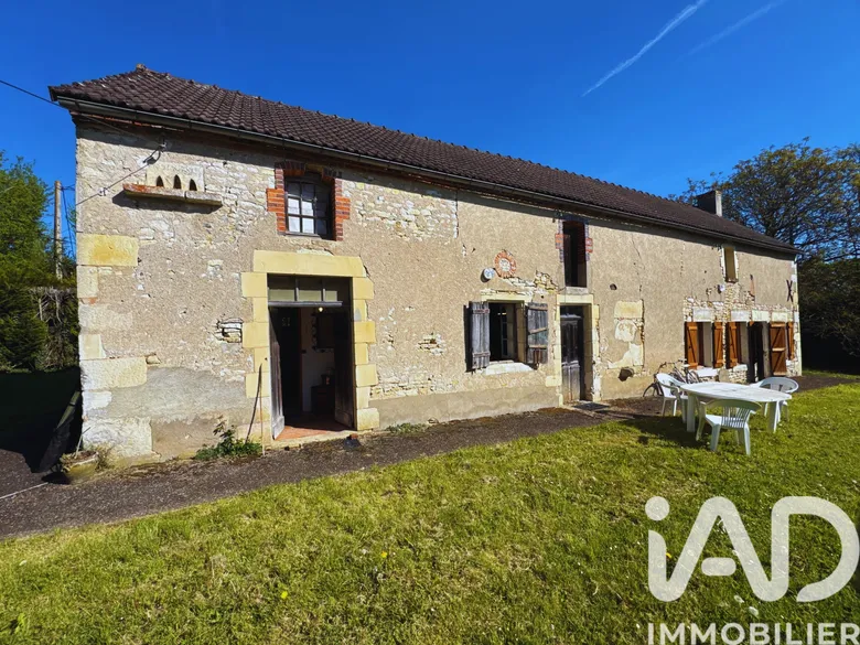Maison 3 pièces 88 m² · à Alligny-Cosne · 88 m² · 98 000 €