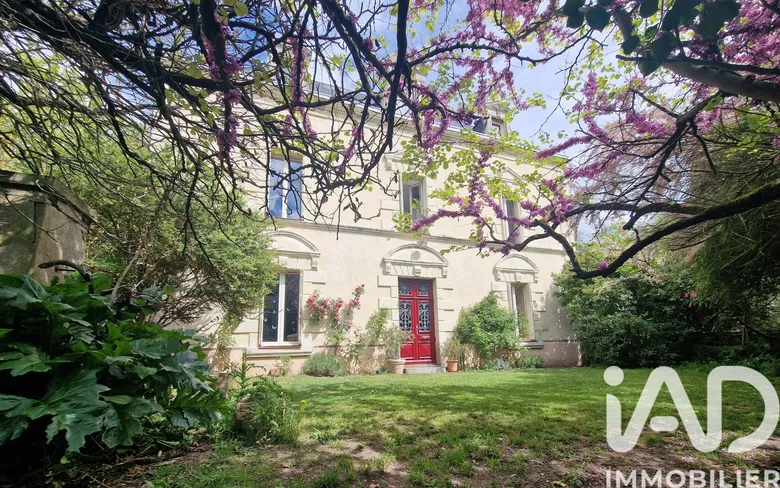 Maison 8 pièces 266 m² · à Loretz-d'Argenton · 266 m² · 323 000 €