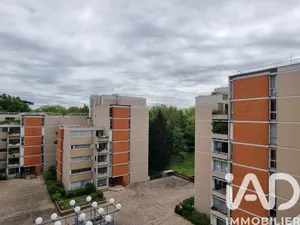 Apartment in Sucy-en-Brie (94370)
