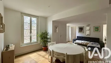 Immeuble à Villeneuve-sur-Yonne (89500)