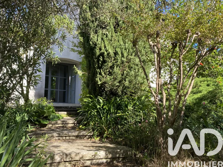 Maison 8 pièces 295 m² · à Nîmes · 294,5 m² · 980 000 €