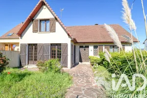 House in Pierrelaye (95480)