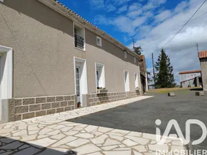 House in Lys-Haut-Layon (49310)