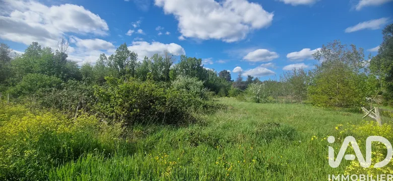 Terrain à bâtir à Saint-Laurent-des-Hommes (24400) · 45 000 €