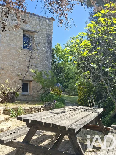 Maison d'architecte à Venasque (84210)