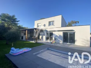 Maison à Caudan (56850)