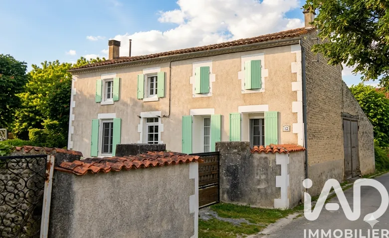 Maison 7 pièces 136 m² · à Paillé · 136 m² · 149 500 €