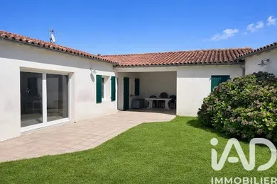Traditional house in Rivedoux-Plage (17940)