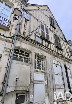 Building in Auxerre (89000)
