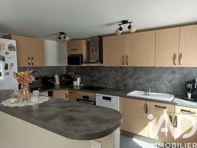 Townhouse in Houdan (78550)