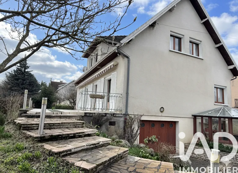 Maison 7 pièces 163 m² · à Saint-Julien-du-Sault · 163 m² · 190 000 €