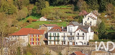 Building in Plombières-les-Bains (88370)