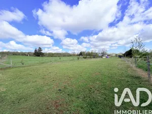 Terrain à bâtir à Volvic (63530)