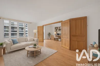 Apartment in Paris (75016)