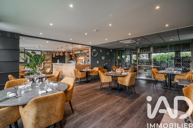Local commercial 220 m² · à Eybens · 220 m² · 90 000 €