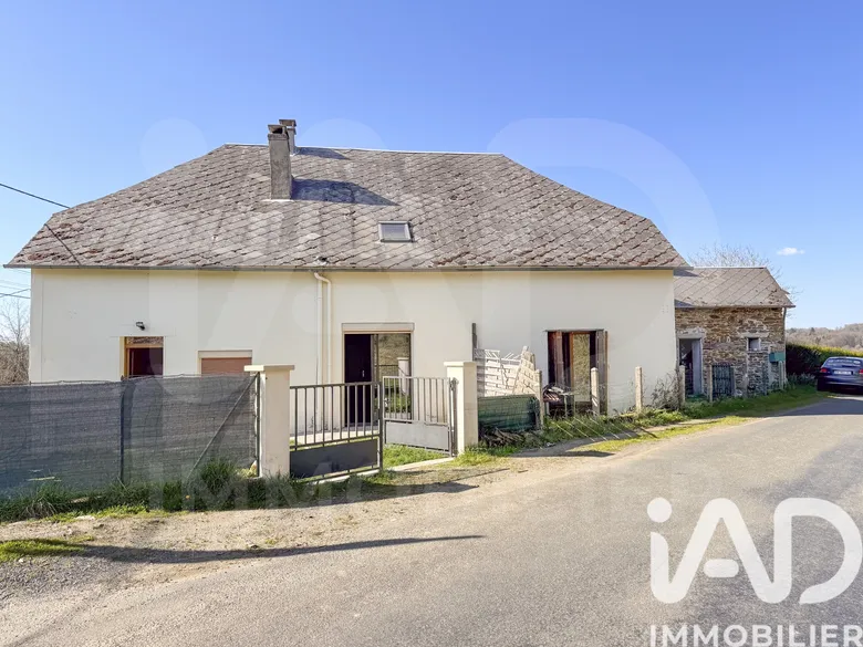 Maison 8 pièces 218 m² · à Lagraulière · 218 m² · 144 900 €
