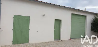 Building in Loix (17111)