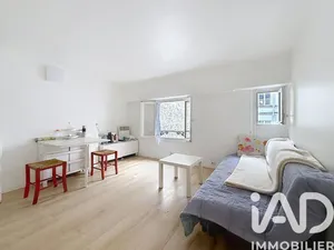 Apartment in Paris (75009)