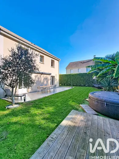 House in Brie-Comte-Robert (77170)