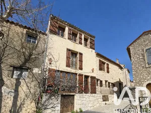 Village house in Mons (83440)