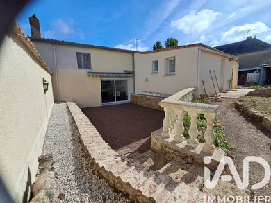 Maison à Sainte-Verge (79100)