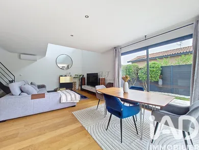 House in Artigues-près-Bordeaux (33370)