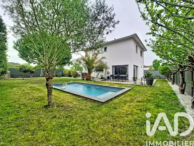 House in Artigues-près-Bordeaux (33370)