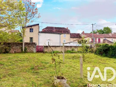 Townhouse in Montmorillon (86500)