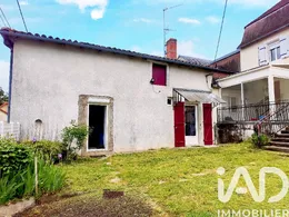 Townhouse in Montmorillon (86500)