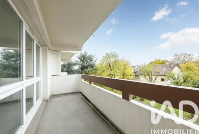 Apartment in Chatou (78400)