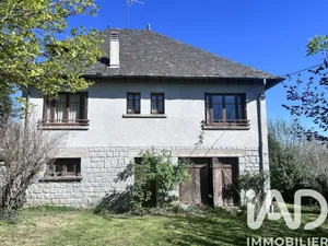 Maison à Leucamp (15120)
