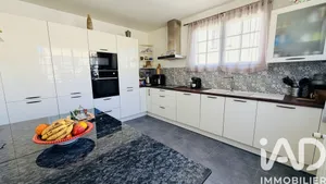 House in Varennes-Jarcy (91480)