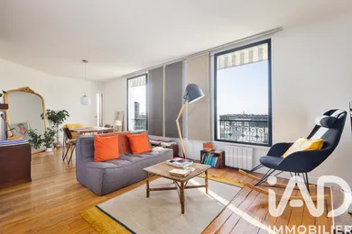 Apartment in Paris (75010)