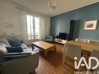 Apartment in Paris (75016)