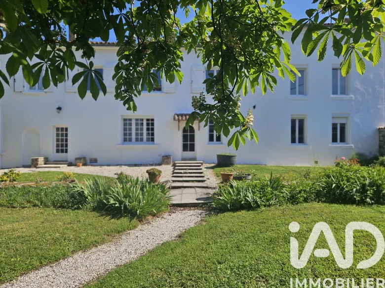 Maison 8 pièces 230 m² · à Julienne · 230 m² · 260 000 €
