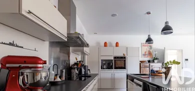 Maison à Cheval-Blanc (84460)