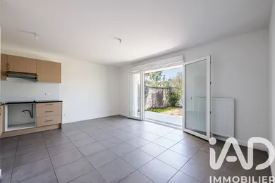 Apartment in Parempuyre (33290)