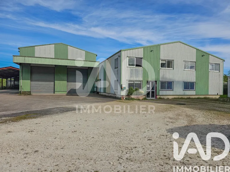 Local commercial 500 m² · à Varennes-Changy · 500 m² · 635 000 €