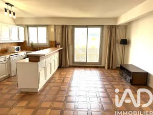 Apartment in Paris (75019)