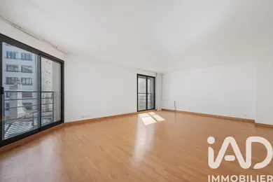 Apartment in Paris (75016)