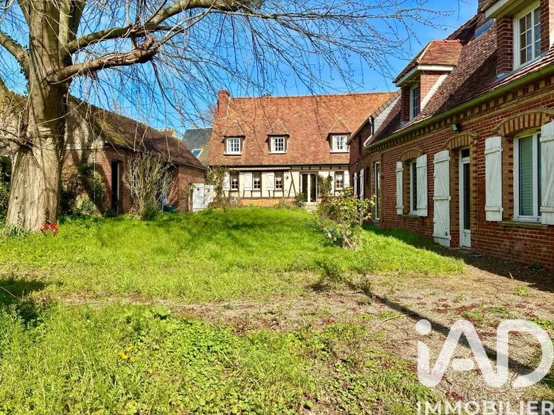 Maison 10 pièces 255 m² · à Lafraye · 255 m² · 275 000 €