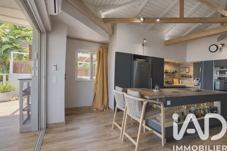 Maison 8 pièces 188 m² · à Vieux-Habitants · 188 m² · 649 500 €