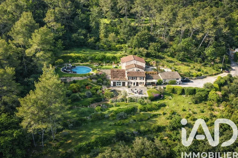 Maison 5 pièces 143 m² · à Trans-en-Provence · 143 m² · 595 000 €