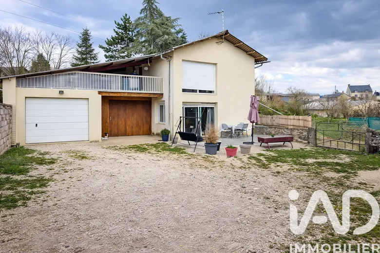 Maison 5 pièces 90 m² · à Saint-Martin-de-Lenne · 90 m² · 180 000 €