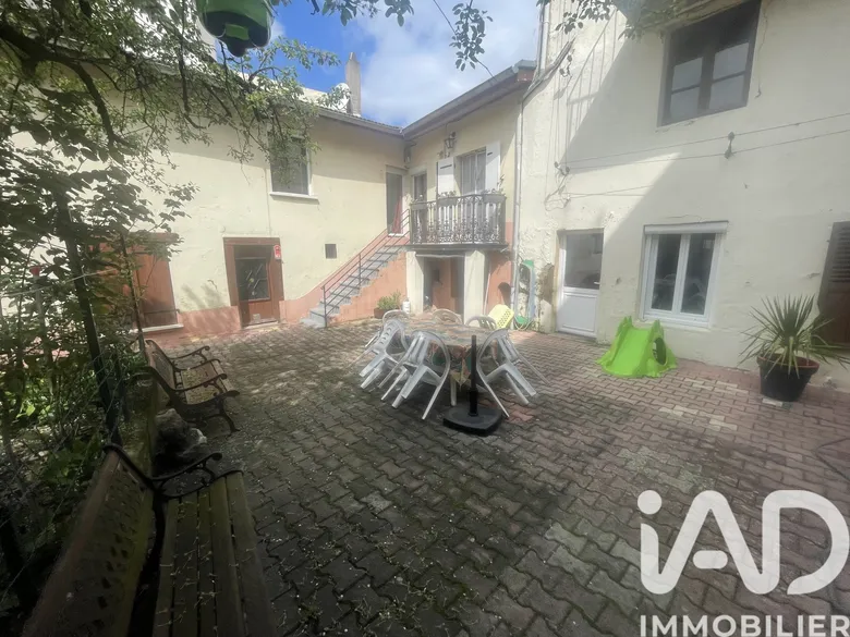 Maison 4 pièces 259 m² · à Saint-Chamond · 259 m² · 193 000 €