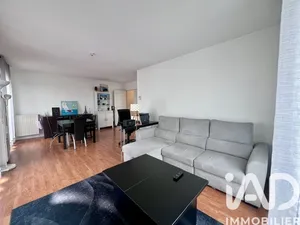 Apartment in Bordeaux (33300)