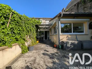 Townhouse in Cambes (33880)