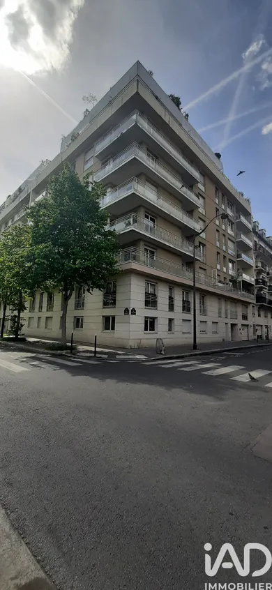 Apartment in Paris (75019)